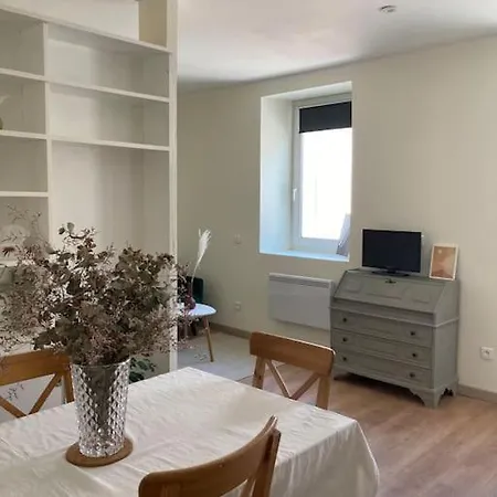 Hyper Centre - Ecusson Кастр