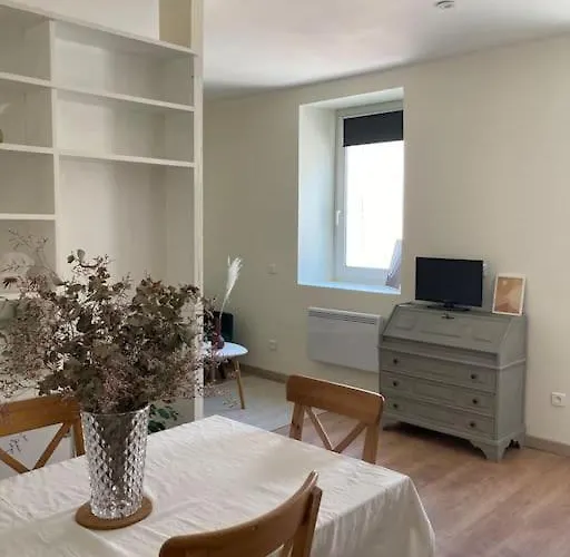 Hyper Centre - Ecusson Кастр