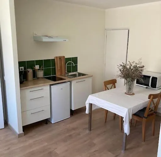 Hyper Centre - Ecusson Кастр